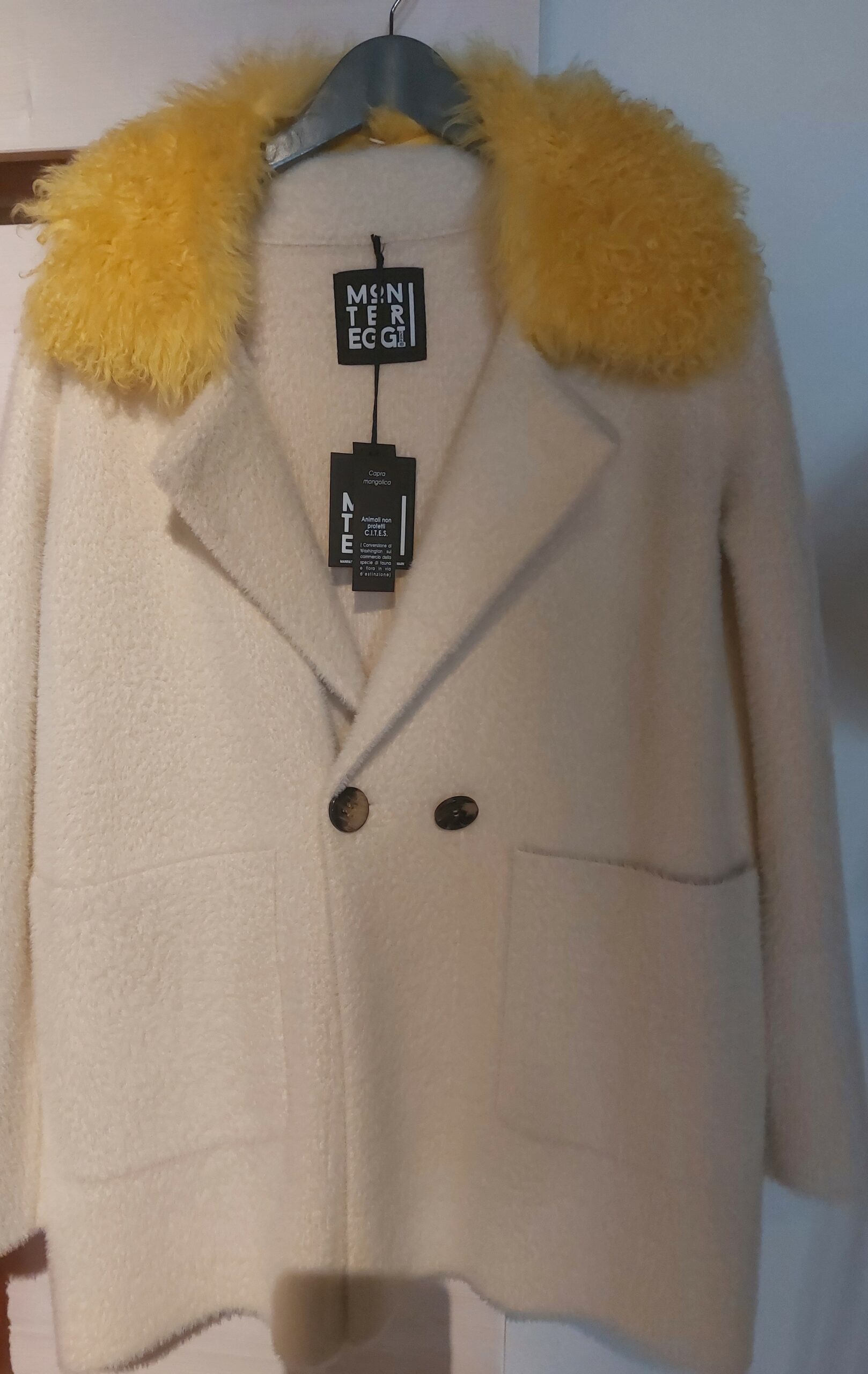 MONTEREGGI: Gestrickter Kurzmantel ... mehr Kuschelgefühl geht nicht ... mit abnehmbarem Kragen