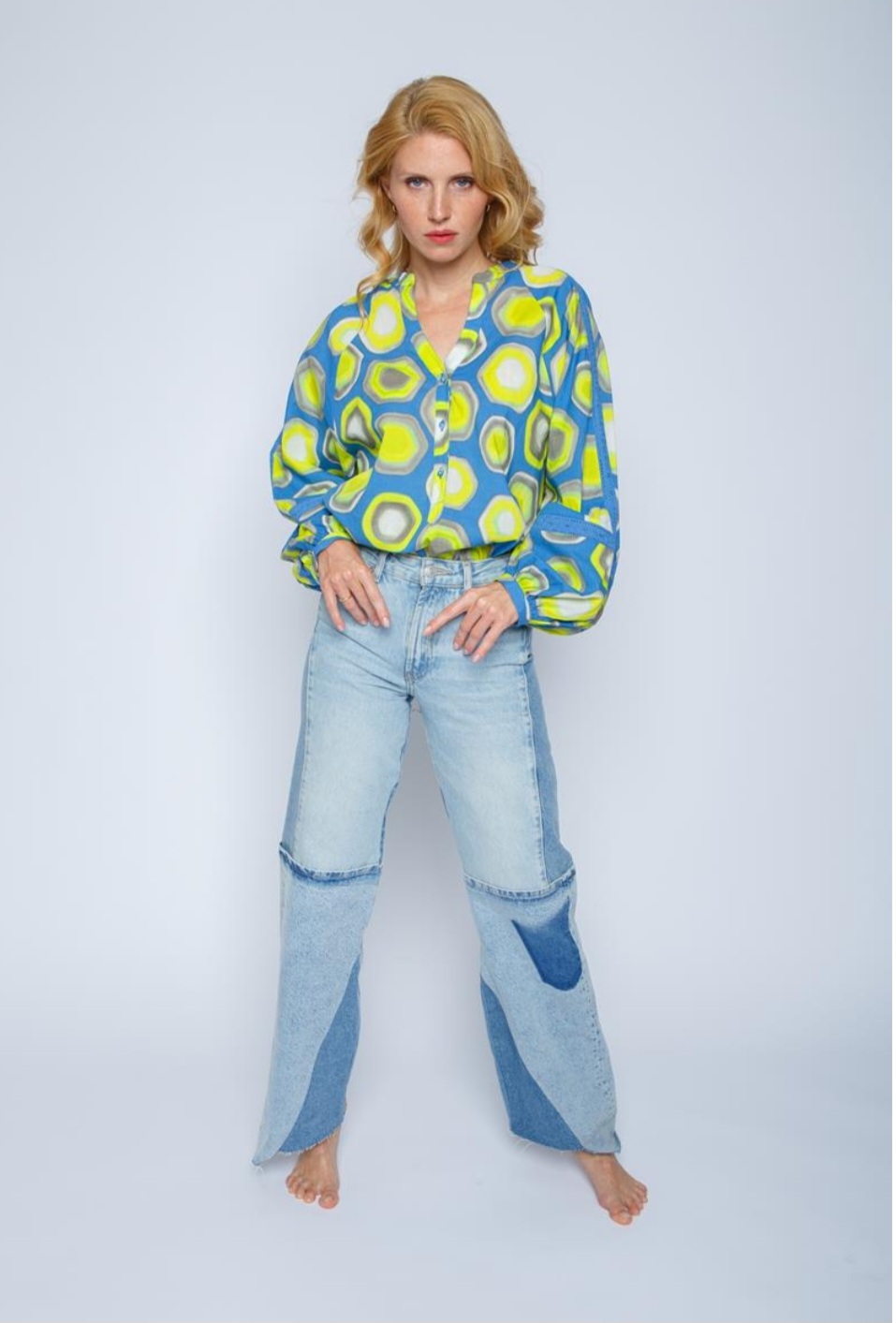 Emily van den Bergh: Moderne Shirtbluse mit Stehkragen & halber Knopfblende 8124-155530