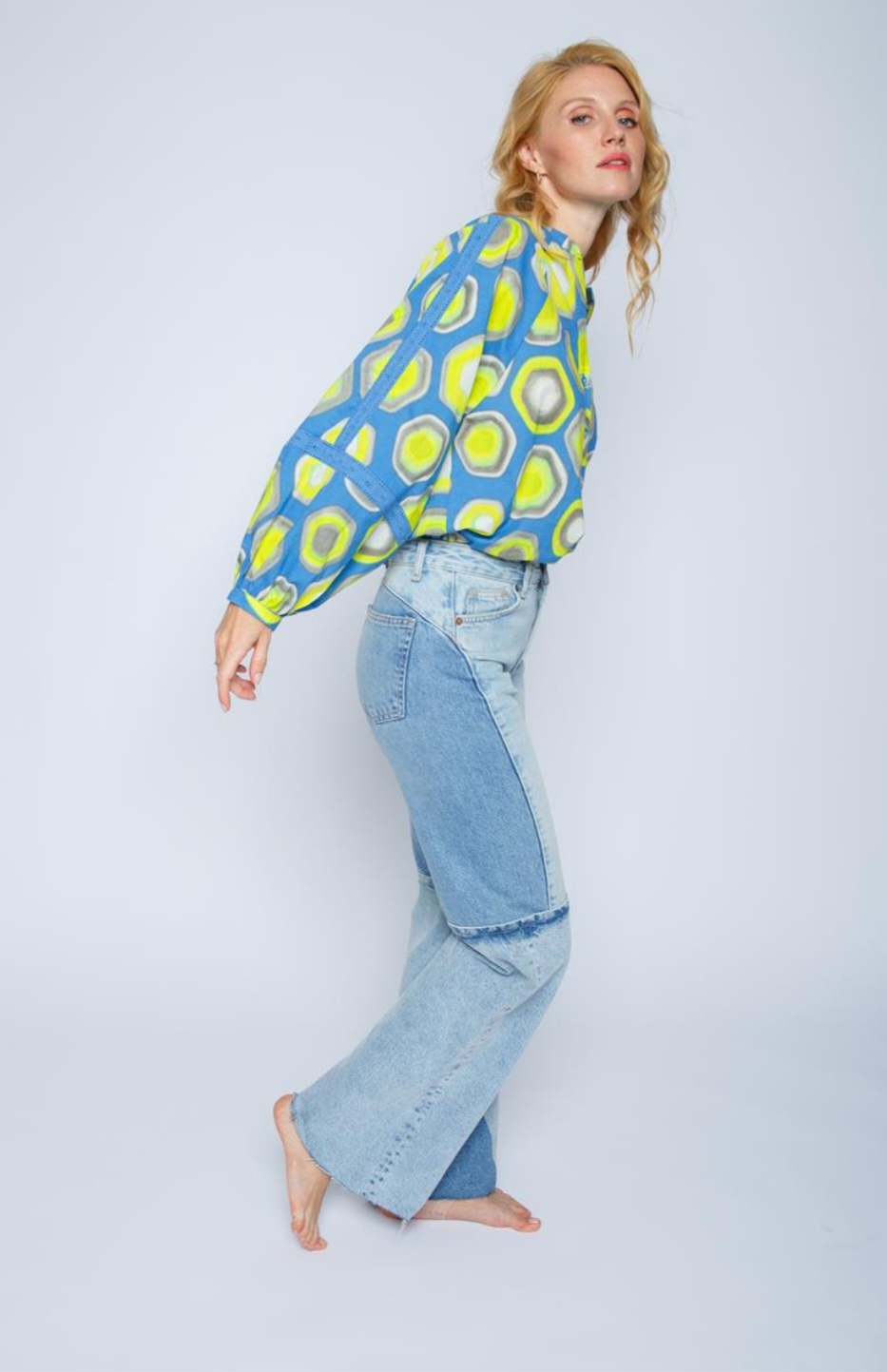 Emily van den Bergh: Moderne Shirtbluse mit Stehkragen & halber Knopfblende 8124-155530 – Bild 2