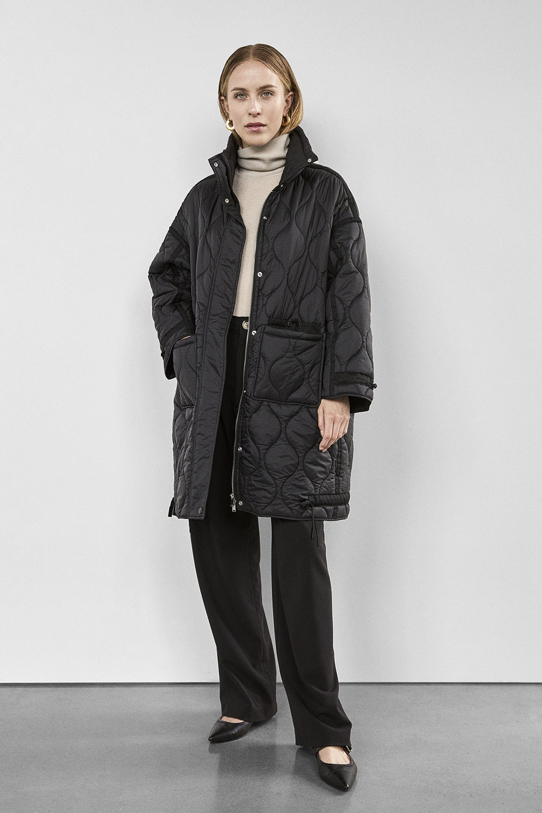 WithBlack: Kurzer Steppmantel "ALBA" black