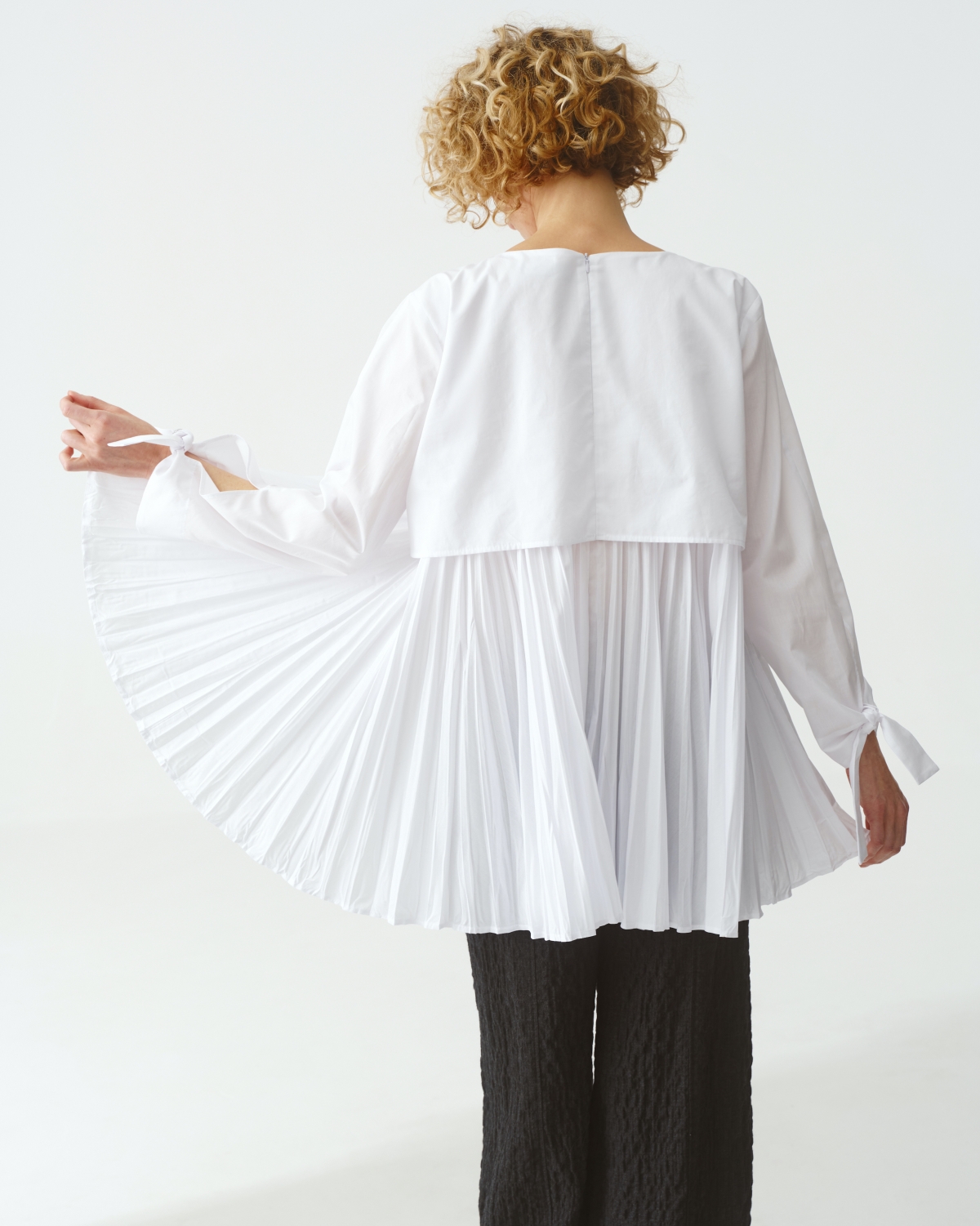 KEDZIOREK: Traumhaft schöne Bluse in strahlendem weiß 5167 – Bild 2